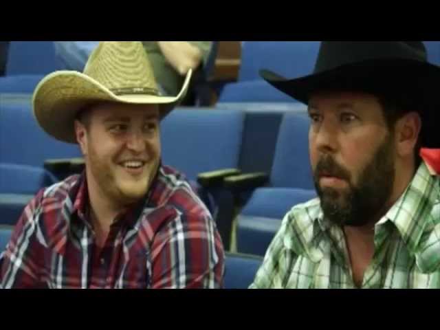 Guy And His Friends Can’t Stop Laughing After Accidentally Buying Cow At Cattle Auction - Video
