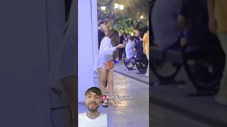 Dibikin Salfok Cewek Cantik Ini Panik Ilang Sandalnya