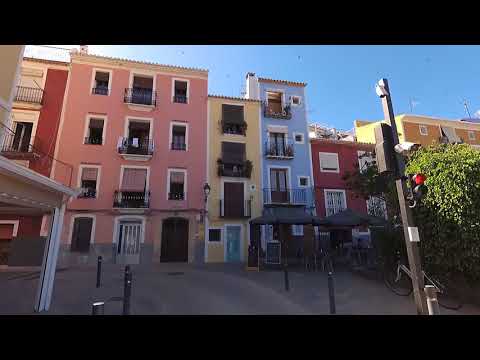 Caminando en Villajoyosa - Walking street, beach Villajoyosa Spain