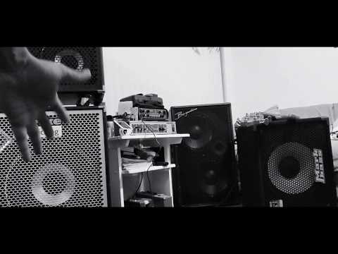 "Bass Cabinet Sound Differences" Hartke 4x10, Hartke 1x15, Mark Bass 1x15, Bergantino 2x12