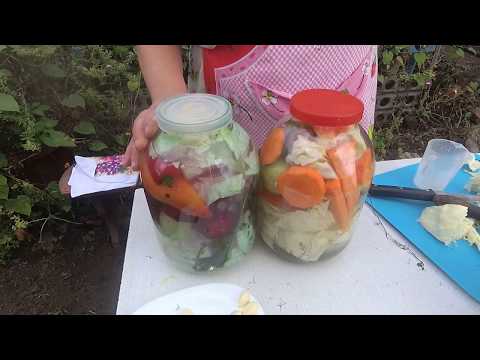 Капуста квашеная кусками с зелеными помидорами, АССОРТИ. Капуста квашеная кусками с зелеными помидорами, АССОРТИ.