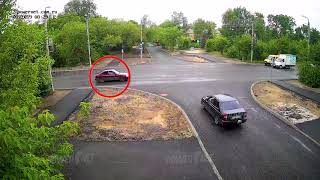 Видео ДТП (авария г. Волжский) ул. Коммунистическая ул. 19 Партсъезда 16-07-2019 08-29 от Телеканал ВОЛЖСКИЙ ПЛЮС от POWERNET, улица XIX Партсъезда, Волжский, Россия