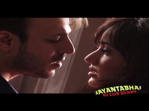 Making of Jayantabhai Ki Luv Story - Behind The Scenes