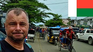 Cum Arată O Frizerie Și Cât Costă Un Tuns În Toamasina - Madagascar, Orașul Port Al Țării