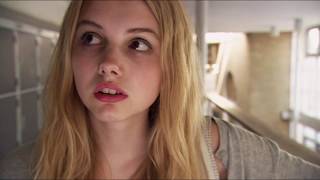 Cie Scenes Skins 1X02