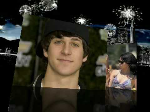 DAVID HENRIE HOT WHAT DO YOU THINK I THINK HE IS BUT I WANNA NOW YOUR