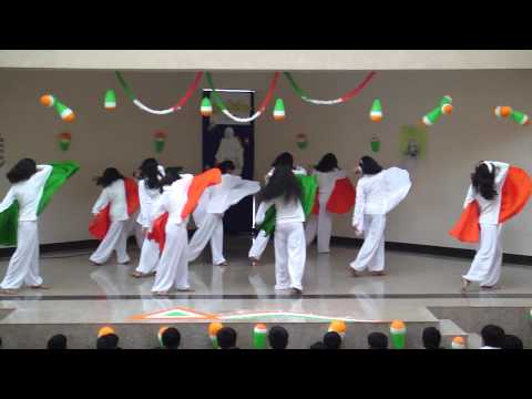 Dance on A R Rahmans Maa Tujhe Salaam.MP4