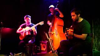 Russian Lullaby (Irving Berlin) - Catfish - Live at the Paris Cat