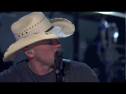 Kenny Chesney singing Youre Gonna Miss Me When Im Gone (HD) -...