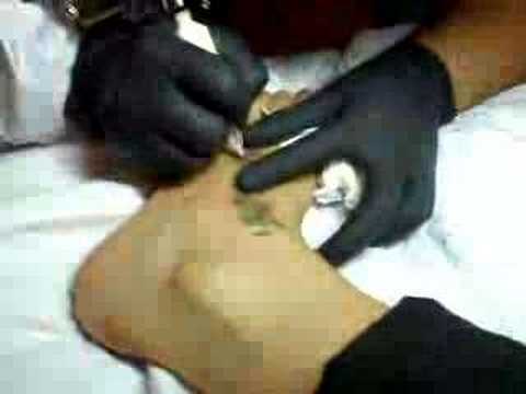 Videos de tattoo mariposa blanco y negro pie