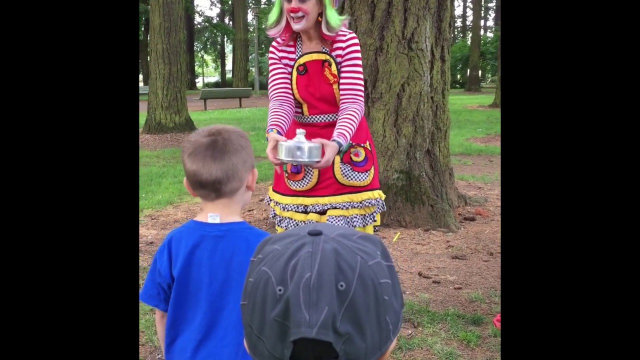 Bizzy The Clown - Silly Magic Show