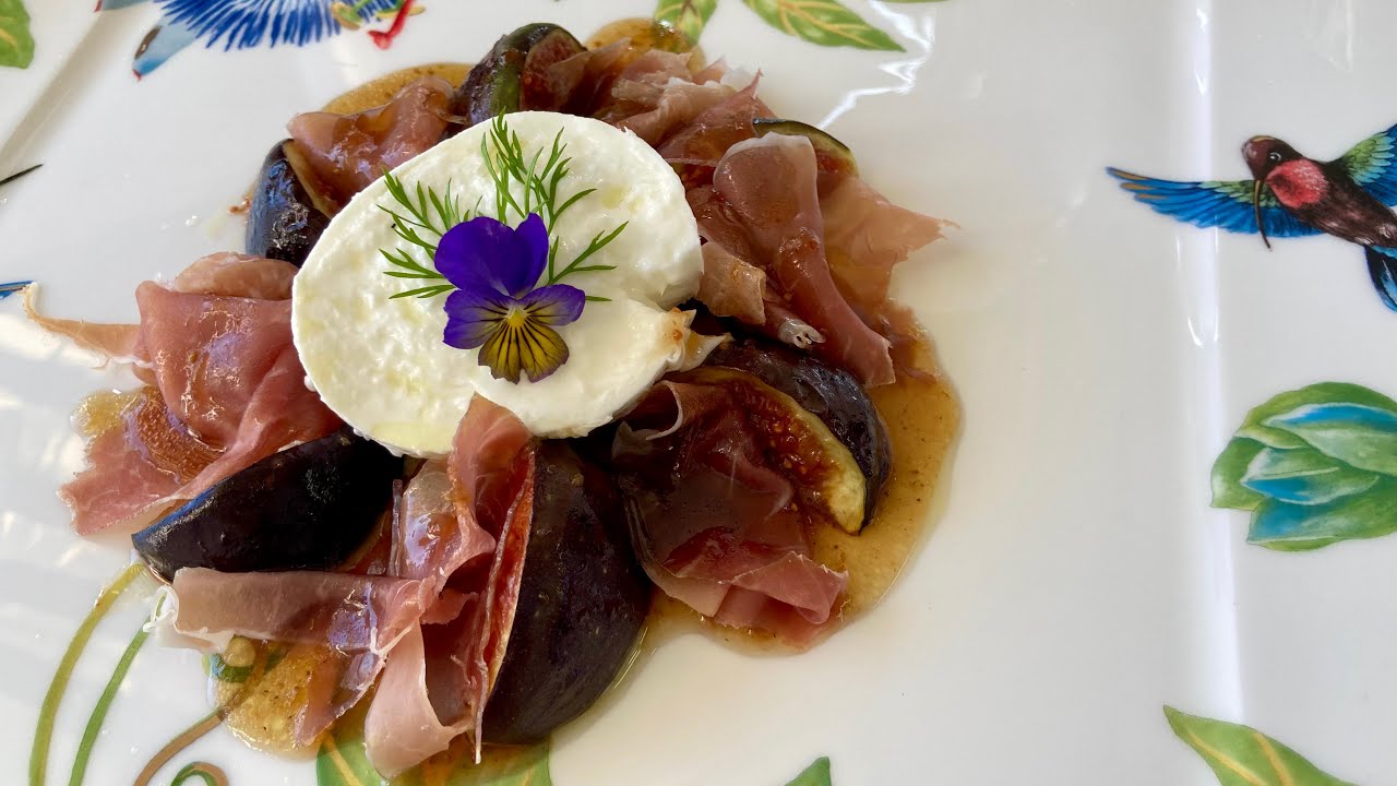 Feigen mit Mozzarella und Parmaschinken - ein einfaches und delikates Essen, glutenfrei