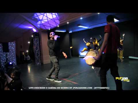Punjab2000 - Bhangra Wars 2011 - Garry Sandhu singing Tohar...