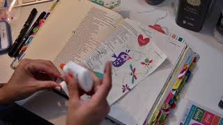 Cómo crear en la Biblia de Apuntes con servilleta - Bible Journaling