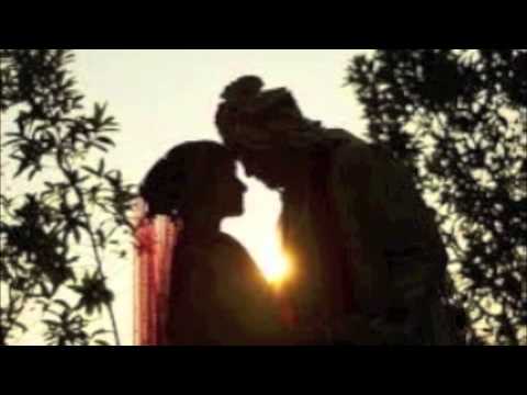 Mai To Bhool Chali Babul Ka Des by Nisha - live Bollywood singing...