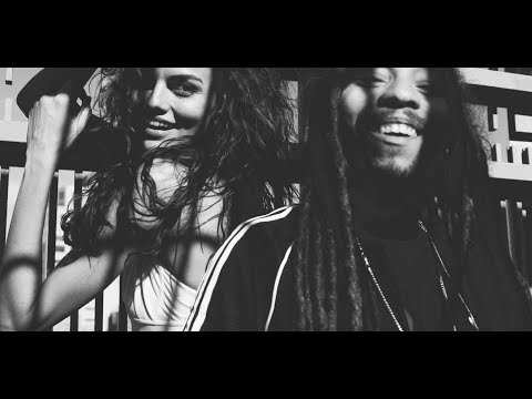 Barbara Fialho - Um Beijo (Official) ft. Jo Mersa Marley