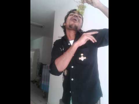 Angur ka Dana hai