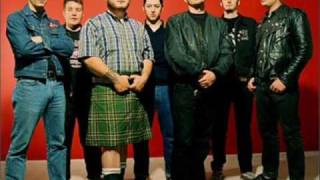 Watch Dropkick Murphys White Riot video