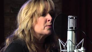 Watch Gretchen Peters Five Minutes video