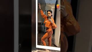 Pragya Jaiswal Hot And Stunning Mirror Selfie Video