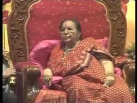 Shri Mahalakshmi Ashtakam (Sahaja Yoga) Shri Mataji Diwali 2007...