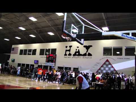 BLAKE GRIFFIN DUNK OVER A CAR