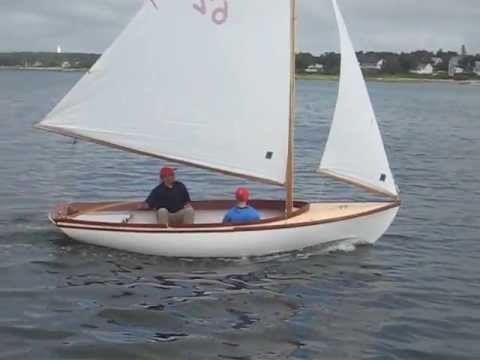herreshoff h-12 1/2 under sail - youtube