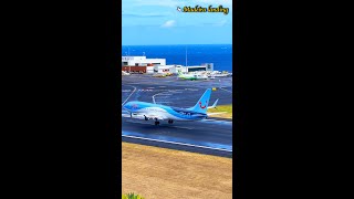Beautiful Landing Tui On The Water - Boeing B738Madeira Landing In Rain