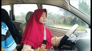 Cewek Melayu 15 Tahun Belajar Mengemudi