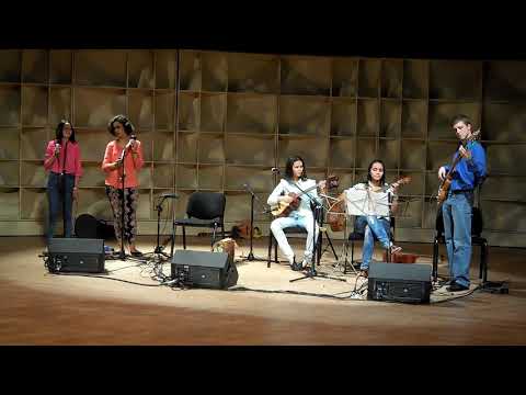 Cajón de Arauca Apureño - Bandola: Merlyn Hernández. Canta: Evelyn Bogado