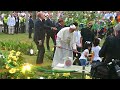 Papa Francisco planta árbol en el Parque de Los Fundadores Papa Francisco planta árbol en el Parque de Los Fundadores