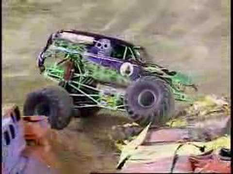 Monster Jam - Grave Digger Freestyle from St. Louis