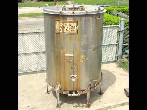 1580 gallon vertical 304 stainless steel tank