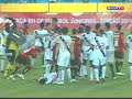 حارس مرمى يهاجم لاعب بشكل وحشى على طريقة بروس لى