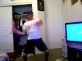 UN FAN BAILANDO TECHNO A SU ESTILO UN FAN BAILANDO TECHNO A SU ESTILO