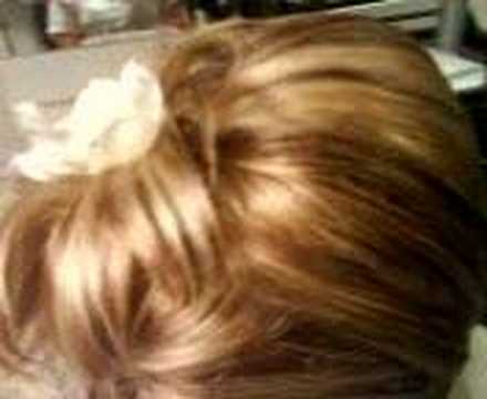 coiffure de bal. coiffure de chignon