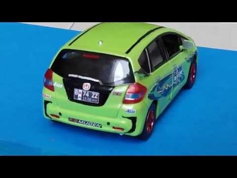 Custom Honda Jazz Fit RS Mugen Green DieCast Car RMZCity 1:34 Creé este video con el Editor de video de YouTube (Creé este video con el Editor de video de YouTube (http://www.youtube.com/editor)