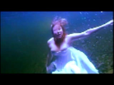 jennifer connelly underwater nude photos