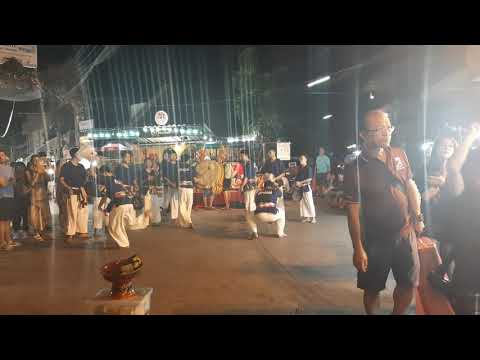 การแสดง ตีกลองสบัดชัย กาดวัวลาย
