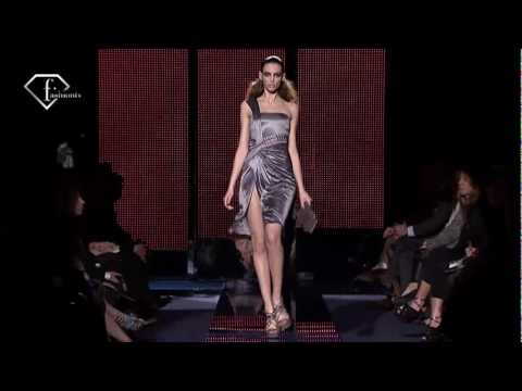 Versace F/W 2009 - youtube