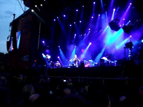 Neil Young Old Man Hard Rock Calling 2009