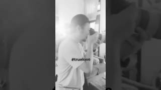 Neelofa Tengok Apa Tu?