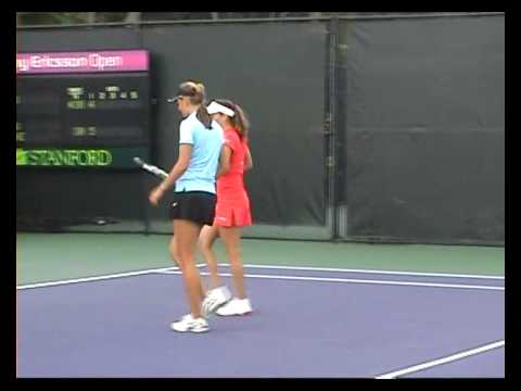 Victoria Azarenka ＆ Shahar Peer in doubles in Miami 2008