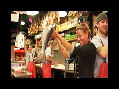  Fish Place on Famed Fishmonger At Pike Place Fish Market Plans A Sea Change