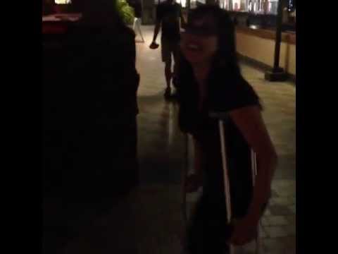 Amputee-Tatiana-Volkova crutching の動画検索 - 0km 【ゼロキロ】