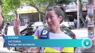 Video: auto chocó con una moto y se incrustó en un comercio en pleno centro