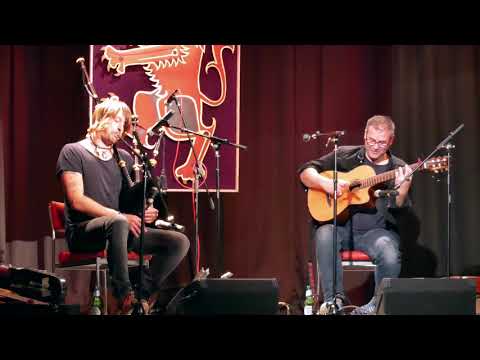 Great bagpipe tune "Unite the Clans" performed by Ross Ainslie and Tim Edey in Braemar, Sept 2019 Great bagpipe tune "Unite the Clans" performed by Ross Ainslie and Tim Edey in Braemar, Sept 2019