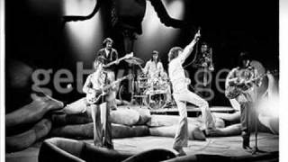 Watch Hollies Little Lover video