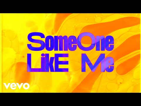 Showtek - Someone Like Me