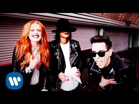 Cobra Starship feat. Icona Pop - Never Been In Love